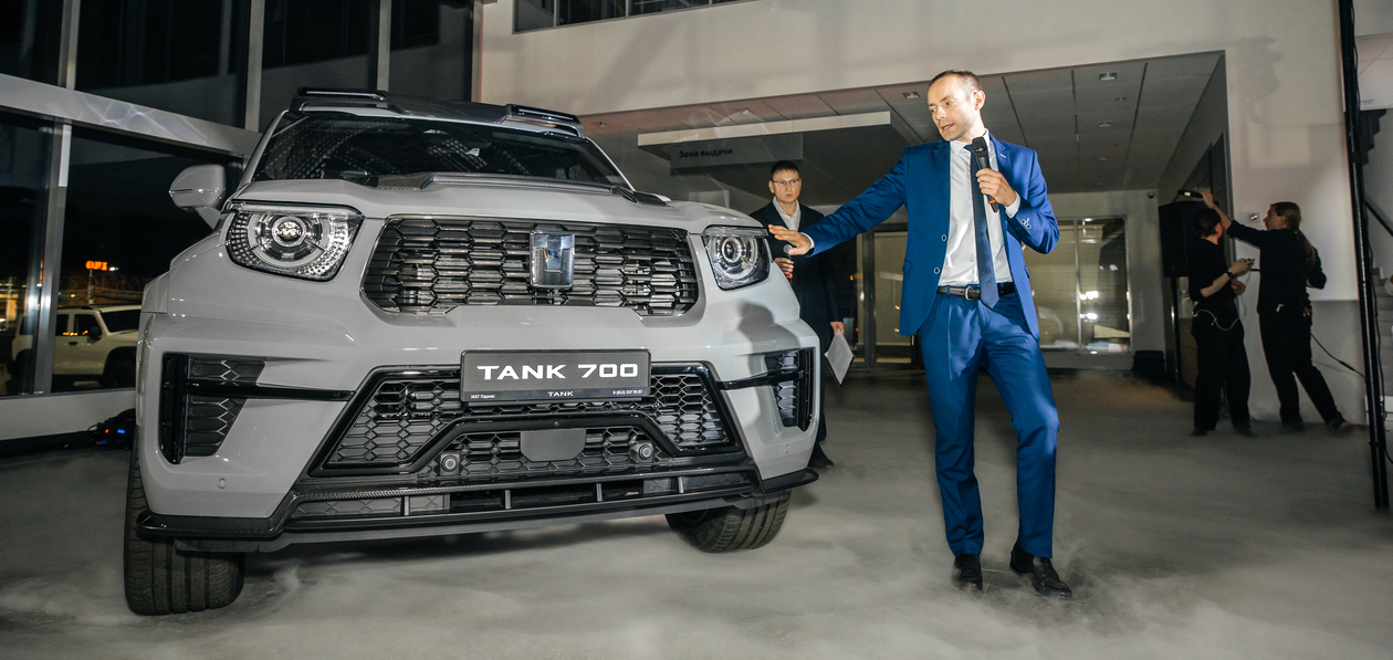 Tank 700 доехал до Петербурга