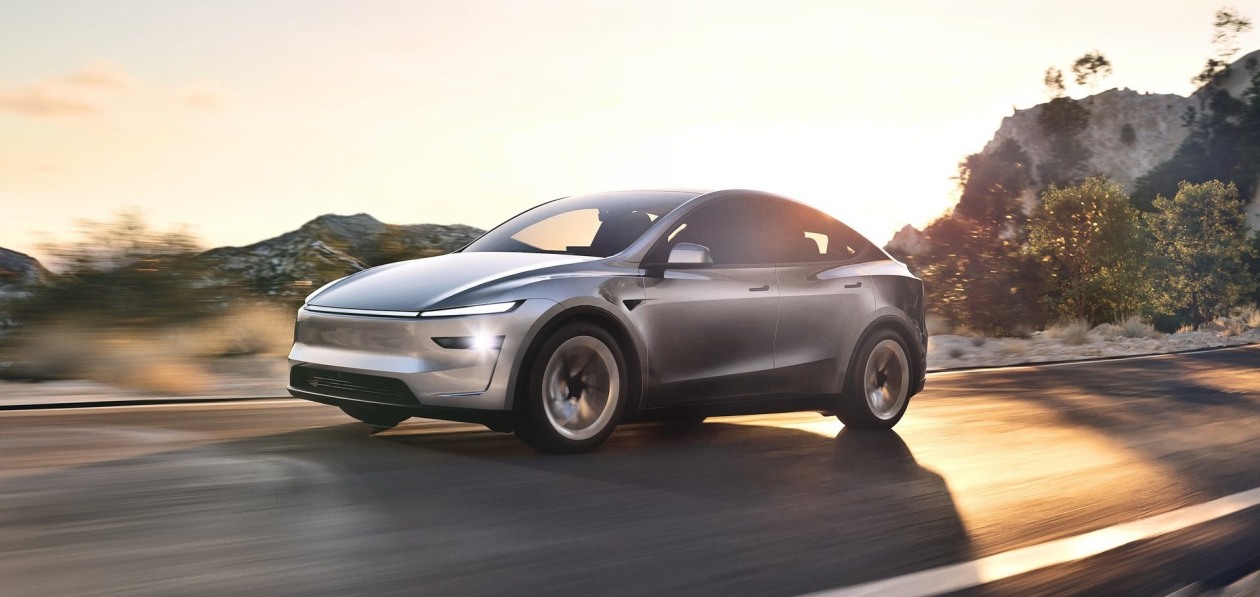 Обновленная Tesla Model Y поступила в продажу в Северной Америке и Европе