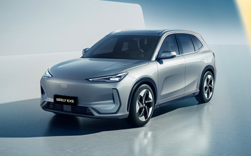 В России представили первый электрокроссовер Geely