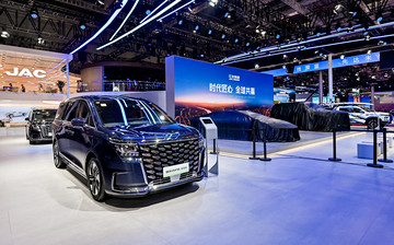 Стало известно, когда в России появится минивэн JAC RF8