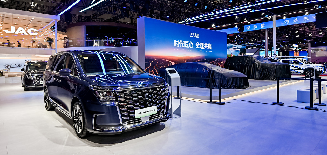 Стало известно, когда в России появится минивэн JAC RF8
