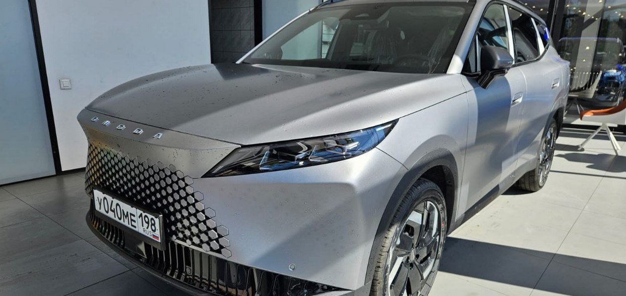 Omoda C7 доехала до петербургских дилеров