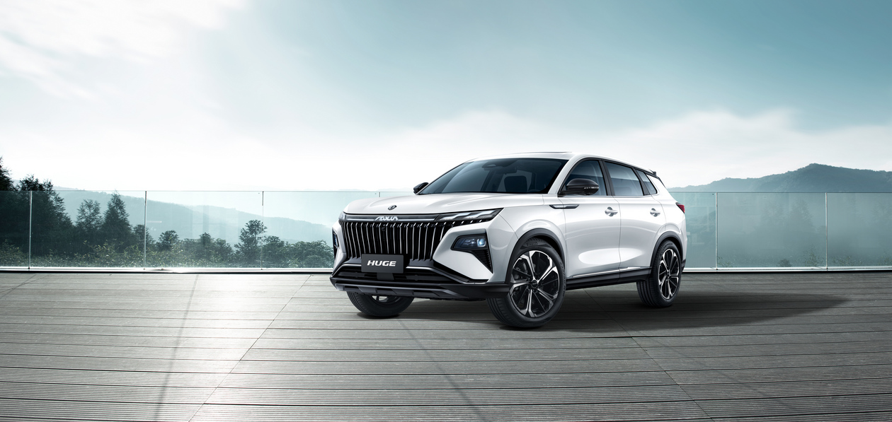 Dongfeng представил новый кроссовер Huge