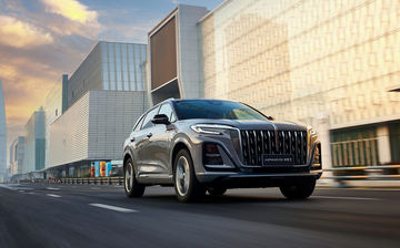 В Китае представили новый Hongqi HS3 PHEV