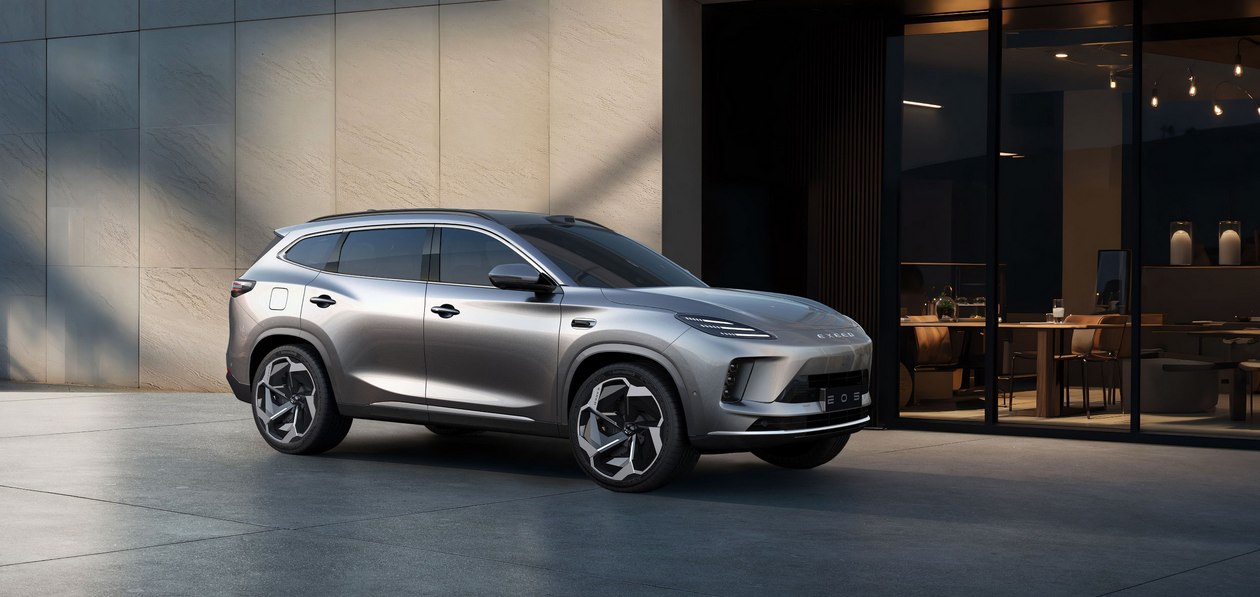 Exeed покажет в Китае новый гибридный кроссовер Е05