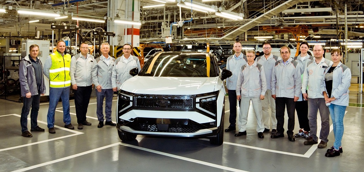 АвтоВАЗ собрал первые пять кроссоверов Lada Azimut