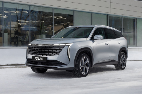 Geely Atlas получил новую базовую версию