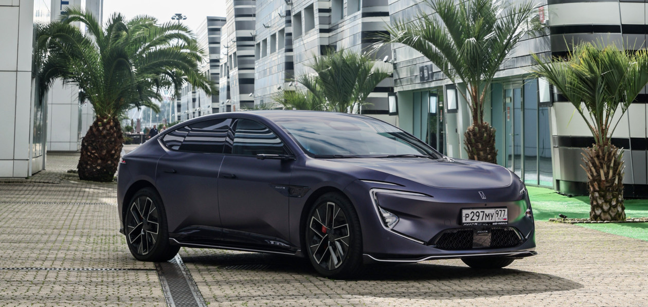 Тест-драйв Avatr 12: в пиру и на миру