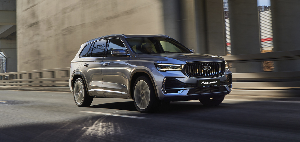 В России начались продажи обновленной базовой версии Geely Monjaro