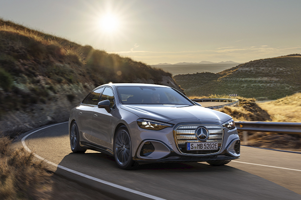 Mercedes начал принимать заказы на новый электрический C-Class