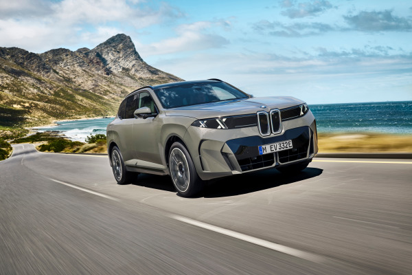BMW рассекретила кроссовер X5 нового поколения