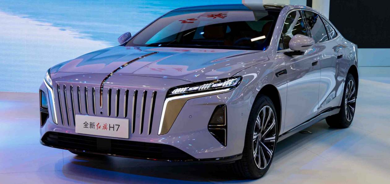 Hongqi представил в Китае новый седан H7