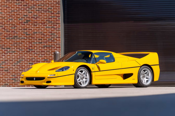 Желтый Ferrari F50 установил рекорд на аукционе Mecum
