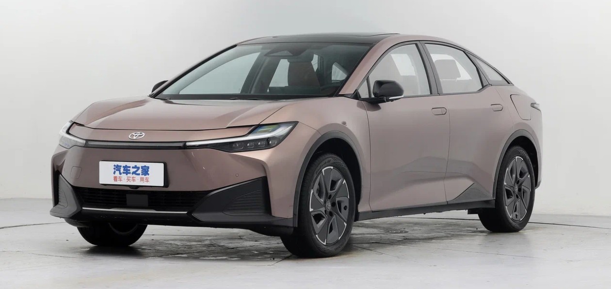 Toyota выводит на рынок РФ доступный электрокроссовер из Китая