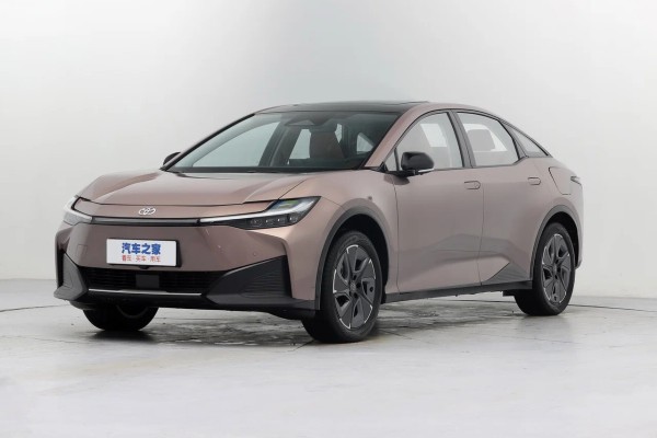 Toyota выводит на рынок РФ доступный электрокроссовер из Китая