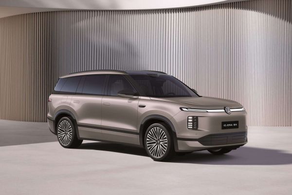 Новый Volkswagen с «капитанскими» креслами появился в РФ