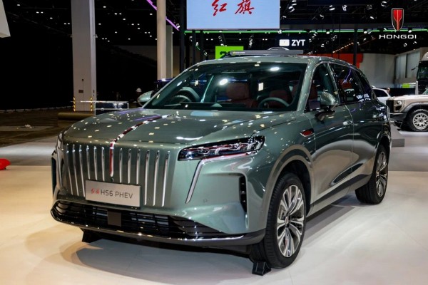 Названа дата выхода Hongqi HS6 в России