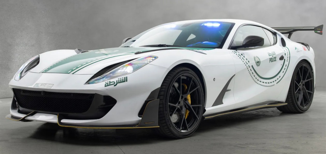 Полиция Дубая пересела на Ferrari от Mansory