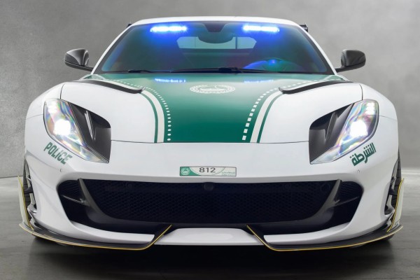 Полиция Дубая пересела на Ferrari от Mansory