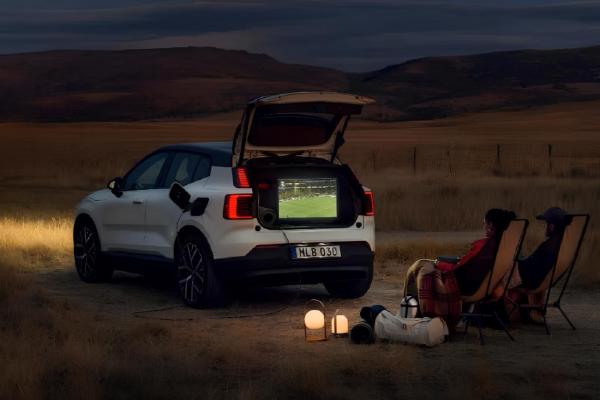Volvo EX30 превратили в мобильную электростанцию