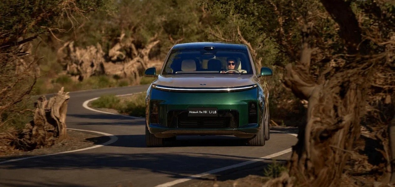 Li Auto объявила цены на кроссовер Lixiang L8 в России