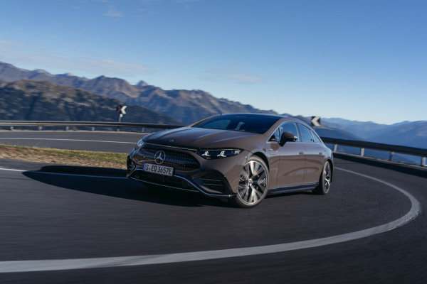 Mercedes EQS получил систему рулевого управления «по проводам»