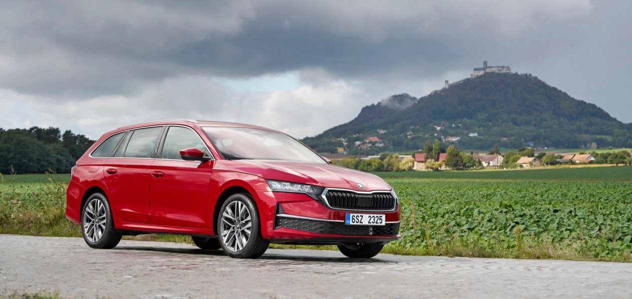 Skoda Octavia впервые получила полногибридную силовую установку