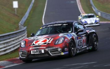 Команда Zimmermann-Porsche выиграла первый этап чемпионата VLN