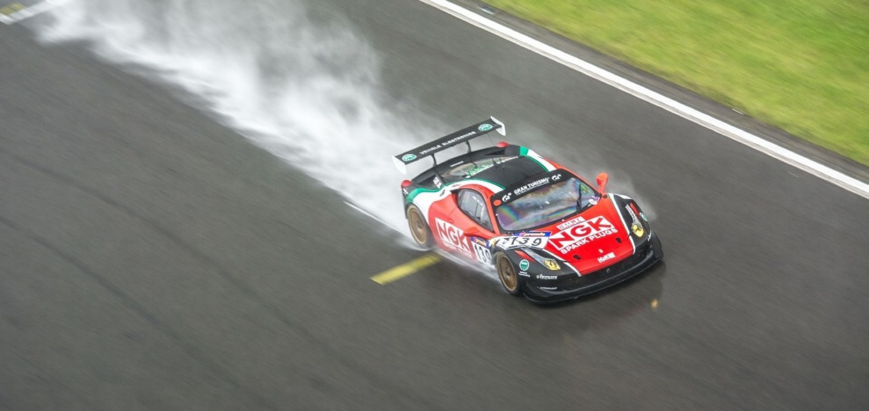 Команда NGK завоевала очередную победу на Нюрбургринге