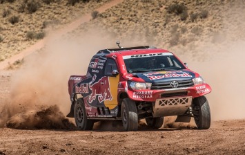 Toyota GAZOO Racing объявила составы экипажей на Дакар-2017