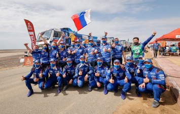 «КАМАЗы» заняли весь призовой подиум на ралли «Дакар 2021»