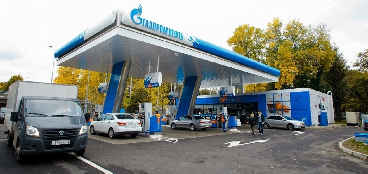 В Петербурге открылась АЗС «Газпромнефть» нового типа
