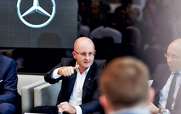 Глава Mercedes-Benz Rus Ян Мадея о бизнесе в России