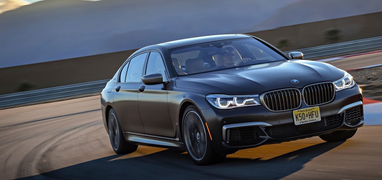BMW отзывает «заряженные семерки»
