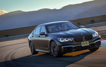BMW отзывает «заряженные семерки»