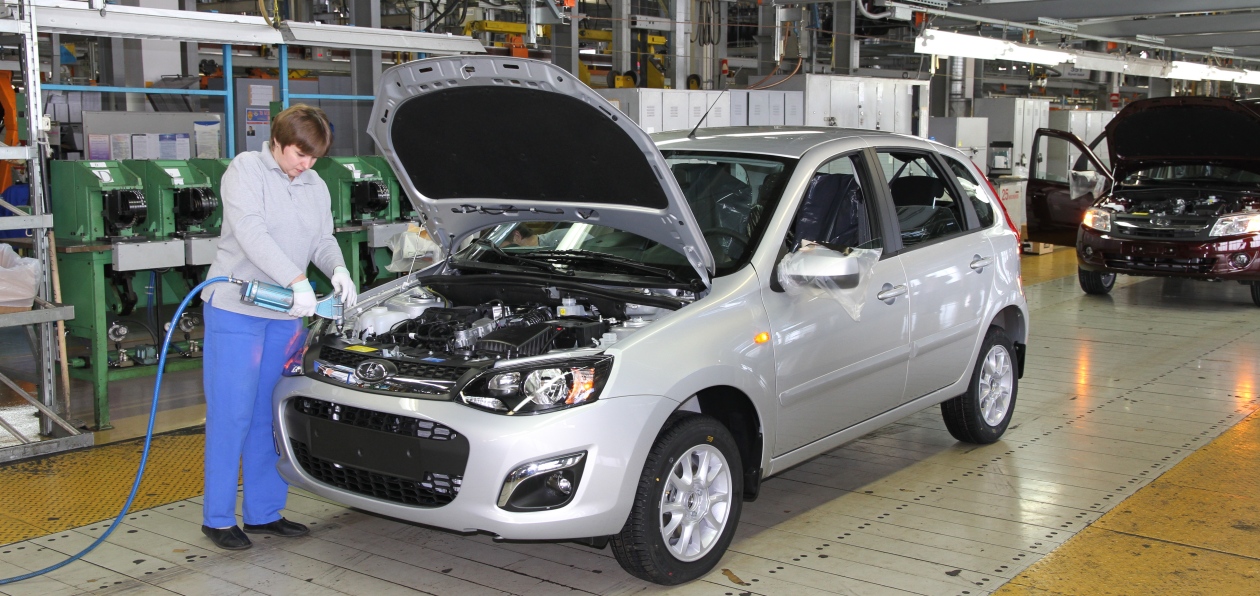 АвтоВАЗ становится менее убыточным