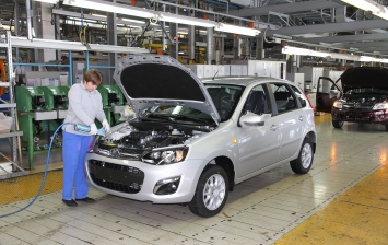 АвтоВАЗ становится менее убыточным