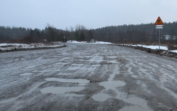 Медведев признал плохое состояние дорог