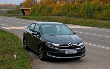Citroen отзывает в России C4 Sedan