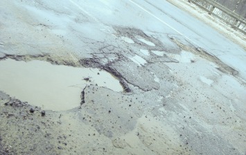 Медведев поручил строить дороги для беспилотников