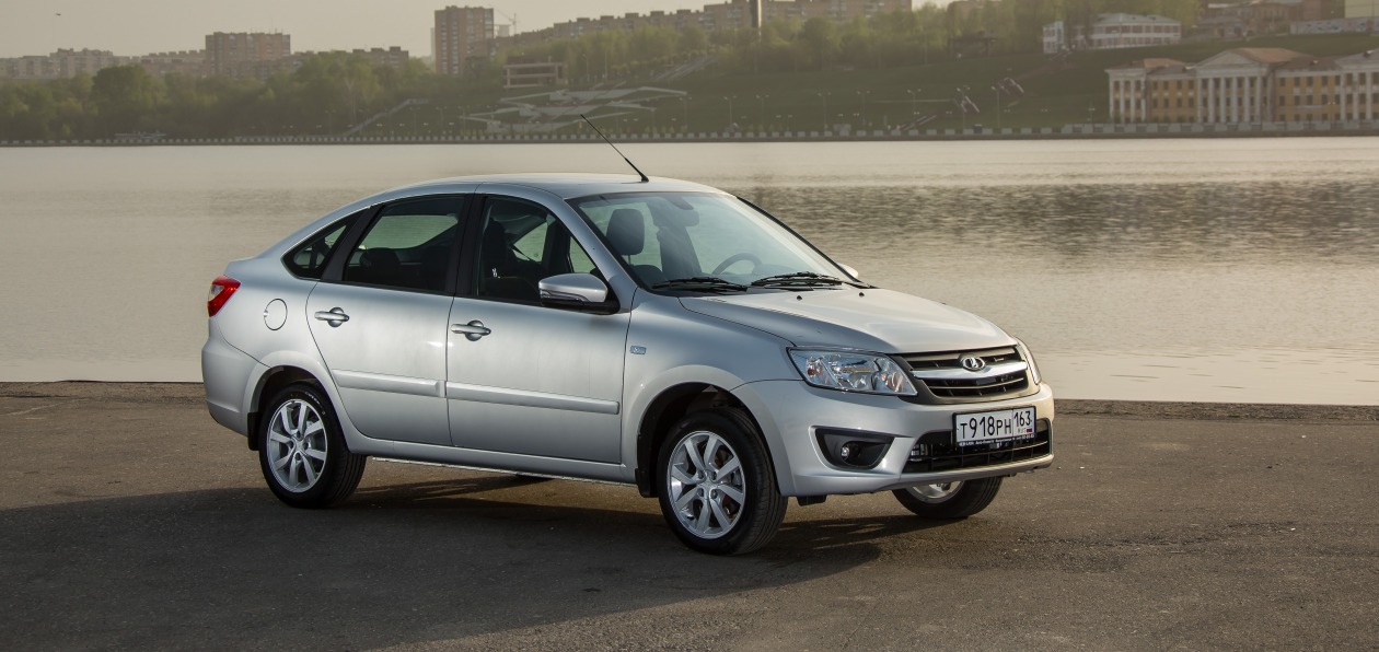 АвтоВАЗ «скинул» цены на ряд моделей Lada
