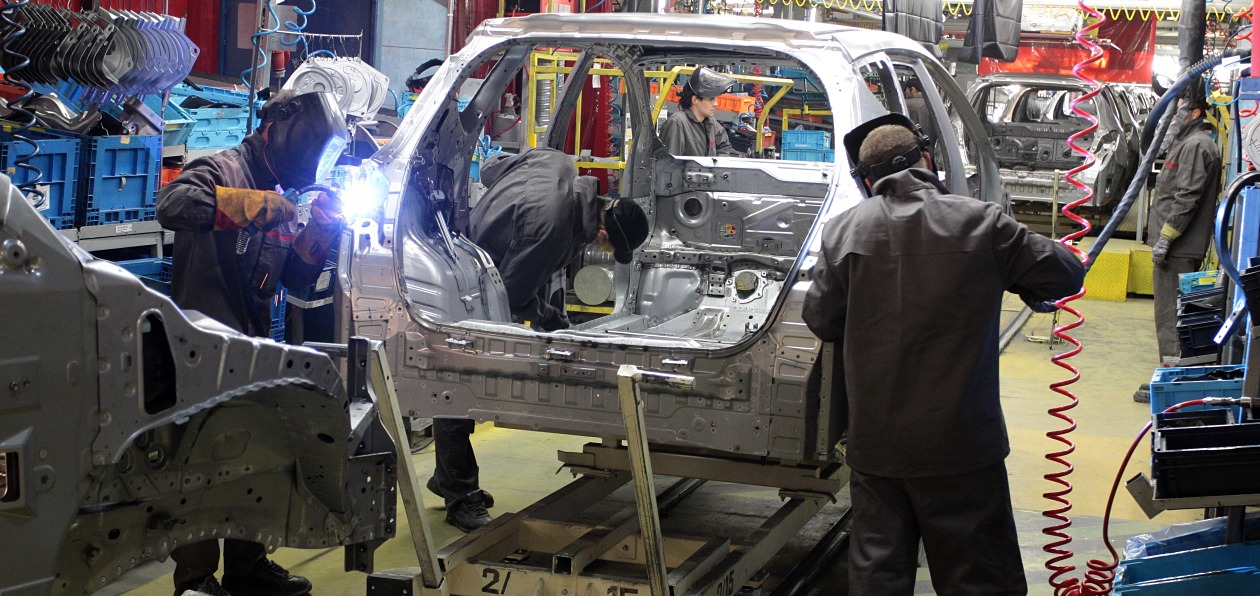 Петербургские автозаводы наращивают объемы производства
