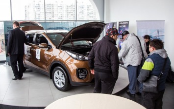 Российский авторынок вырос в феврале почти на четверть