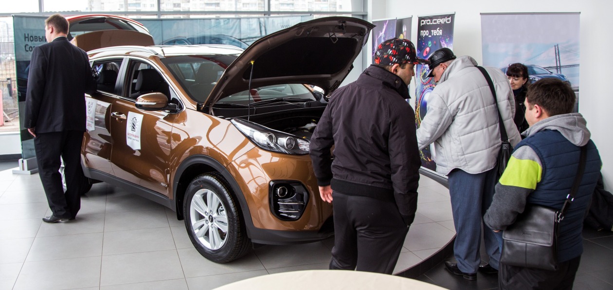 Российский авторынок вырос в феврале почти на четверть