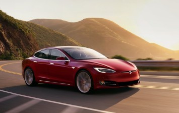 У Tesla Model S проблемы с усилителем руля