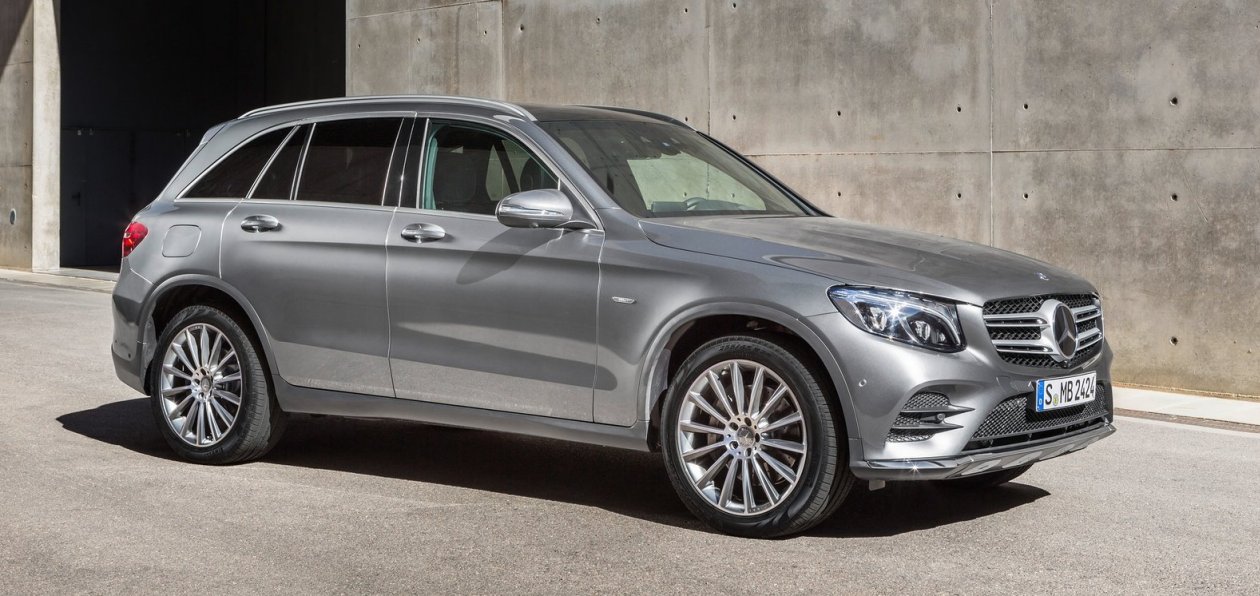 Mercedes-Benz GLC стал премиальным лидером рынка России