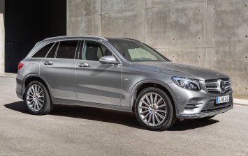 Mercedes-Benz GLC стал премиальным лидером рынка России