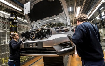Volvo увеличит производство нового XC40