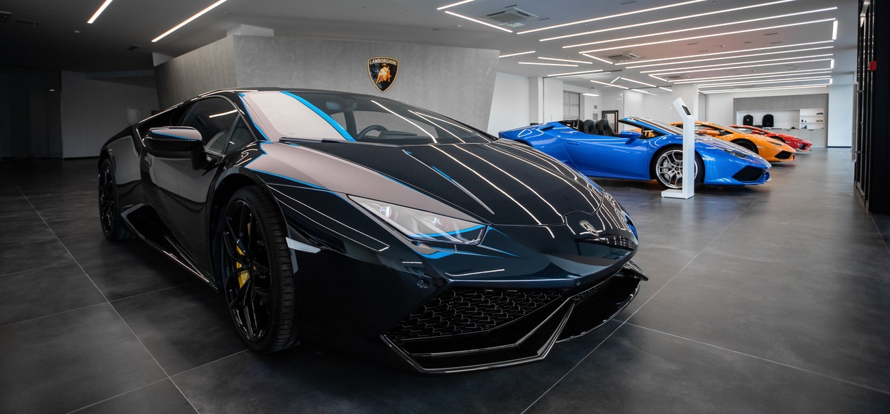Lamborghini продолжает открывать автосалоны в России