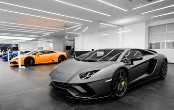 Lamborghini продолжает открывать автосалоны в России